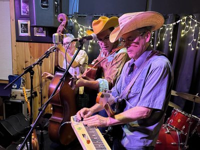 The Lonesome Drifters in action.