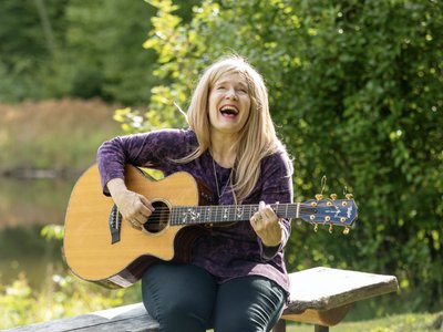 Julie Kinscheck photo