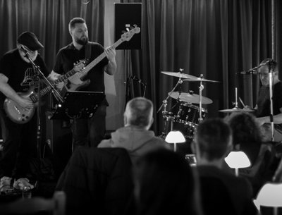 Live chez Les Copains D'Abord, le samedi 17 FÃ©vrier 2024! CrÃ©dit Photo: Muriel Lachal