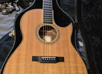 The new face of String Emergence .  2001 LarrivÃ©e C-09E