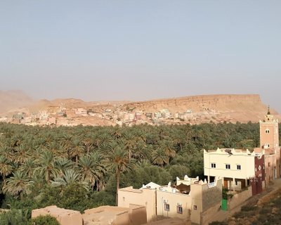 Tinguir, Sahara caravans port