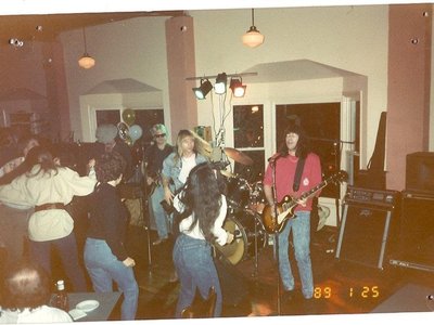 Pat Travers at Winter Pk Brew Co,'89. l to r:Bryan Bassett, Robt, Stephen Dees, Scott Corwin, Pat
