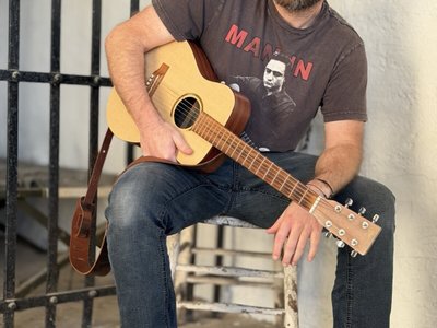 Eric Nelson (EricNelsonMusic.com)