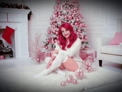 Hark! The Herald Angels Sing - Divalicious Candi (a.k.a. Candice Ann Moraga) 