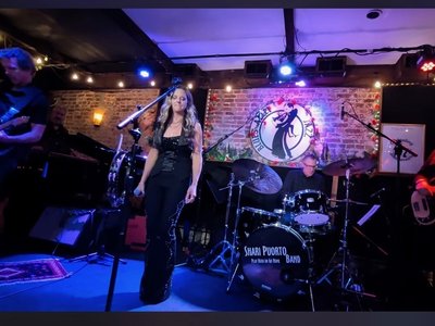 Shari Puorto Band photo