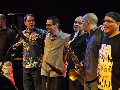 Edward Simon, Michael Simon, Roberto Koch, Marlon Simon, Pablo Gil, Gerardo Rosales