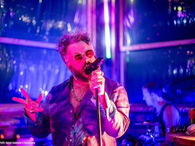 Stu Marshall on lead vocals