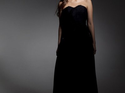 Cantora Daniella Alcarpe