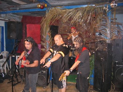 Junto A mi banda Tequila Shot