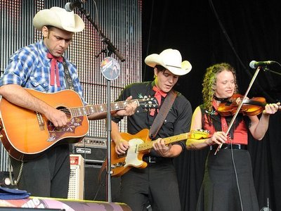 Lucky Tubb and The Modern Day Troubadours photo