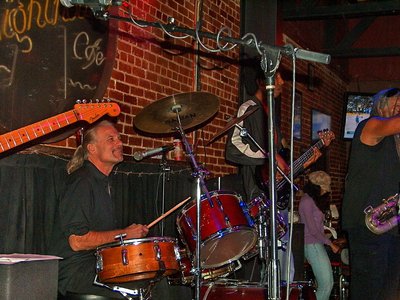 THE LIGHTHOUSE WITH JAHMARK AND THE SOULSHAKERS