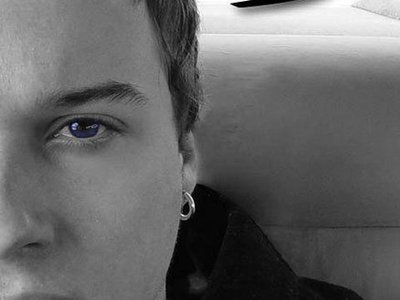 Jordan White - www.jordanwhitemusic.com - photo by Austin White