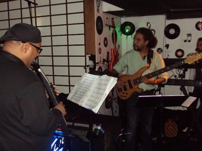 "SIX SON" at Vinyl&Kai