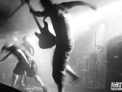 Selfless live, 10-10-2010 - Image courtesy of Helen Moss @ Abstract