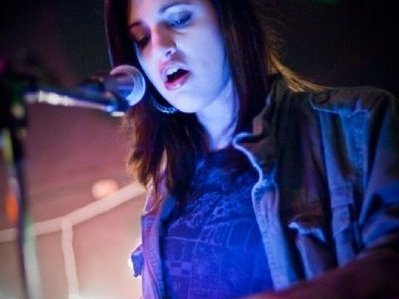Tara Thuriot - Keys & Vocals