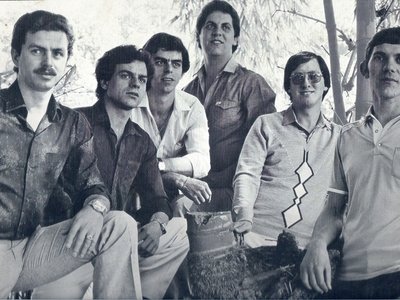 Contra-capa do Ãlbum Acorda, Povo! gravado em Jun/1982-Foto no Parque Ibirapuera-SÃ£o Paulo