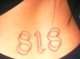 818