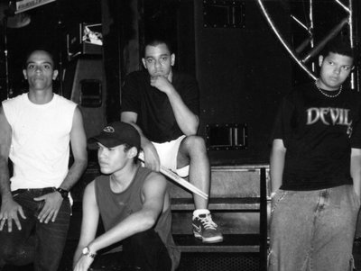 A banda em 2002, antes do show no Rock In Rio CafÃ©.