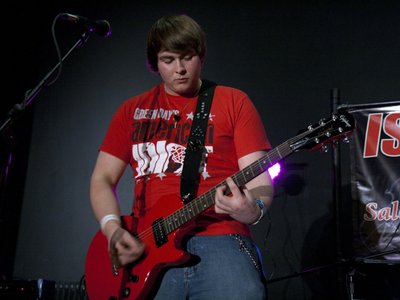 Noah playin at the Electric Lounge