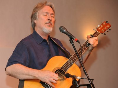 James in concert (PHOTO Brian Kanof)