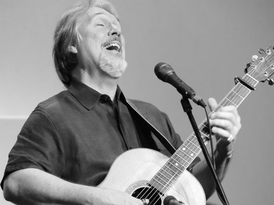 In concert, New Mexico (PHOTO Brian Kanof)