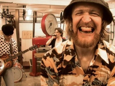 From the new video w/ Andres Roots, Lemon Days.