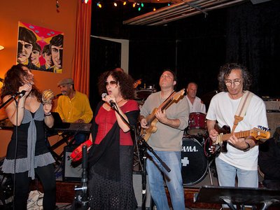 Alfred Johnson,Rick Moors,Leon Rubenhold,Stephani Valdez,and Lauri Reimer