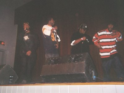 Live performance of "Do Ya Thang"