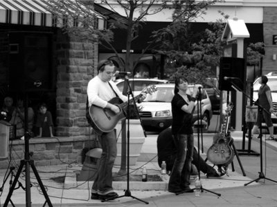 Promenade Outlets Summer Concert Series (June 2011) - photo by Jenna Rose Gross