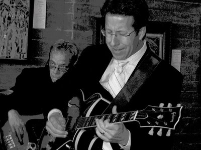 Chris Montgomery (gtr) / Jim Reeves (b)
