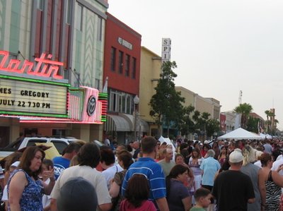 Crowd at Friday Fest..