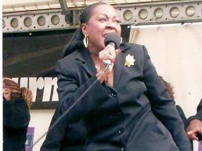 Leanne Performs Live 