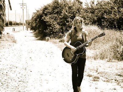 Leslie Lowe photo