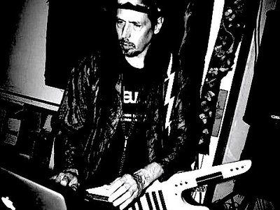 Neil Performing solo with electronics: "Logikal Oscillator"