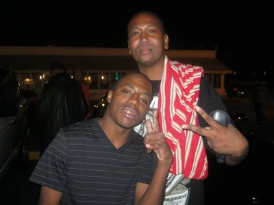 chilling with my homie Dennis "Dino" Austin  big kountry king's manager