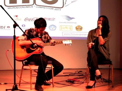 Dinesia n Andri Guitara (DnA) photo