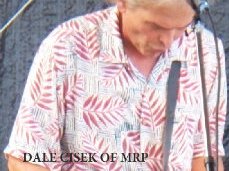 DALE PLAYING OUTDOORS CONCERT