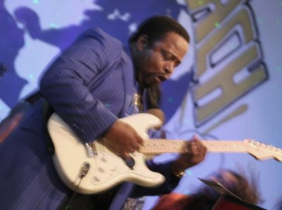 BLUES ROCK GUITAR PLAYIN MAN!!!
