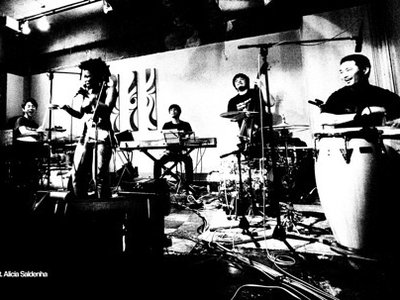 Alicia Saldenha & indigo jam unit