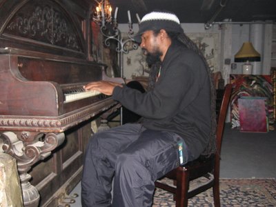 King Hopeton and Piano