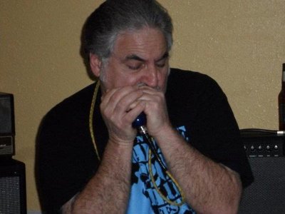Mike blowin it!