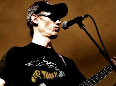 Shane - Vocals/Bass