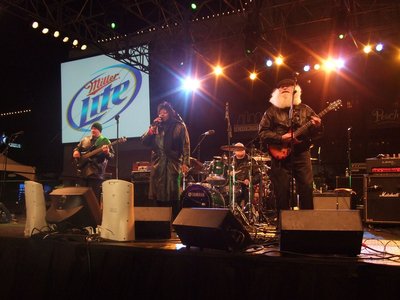 Peach Drop 2009 (the white things are quartz heaters - 37F and biting wind!)