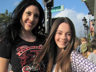 Rock Artist Kristen Faulconer at The Izzy Show Premier photo taken by George McQuade III