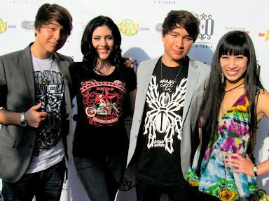Rock Artist Kristen Faulconer at The Izzy Show Premier photo taken by George McQuade III
