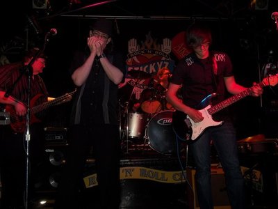 Brethren at Sticky Fingers in Little Rock