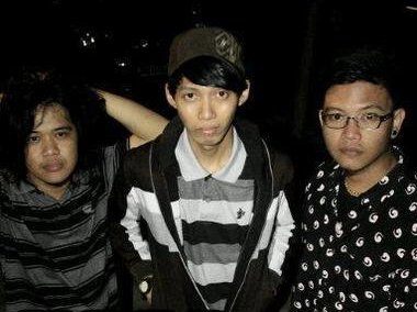 KEEP RUNNING photo