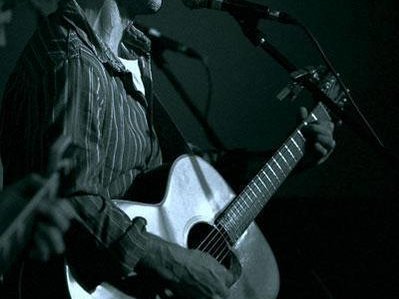 Paul Bennett at the Zebra Bar Jan09