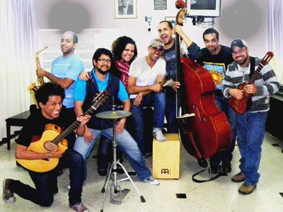 Kache = Kachivaches + Jorge Holgado + Crea Música ---> 8 músicos acústico urbano