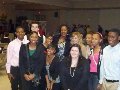 Jackie with Jonesboro High School Gifted Students after her Jackson Parrish, Louisiana Performance